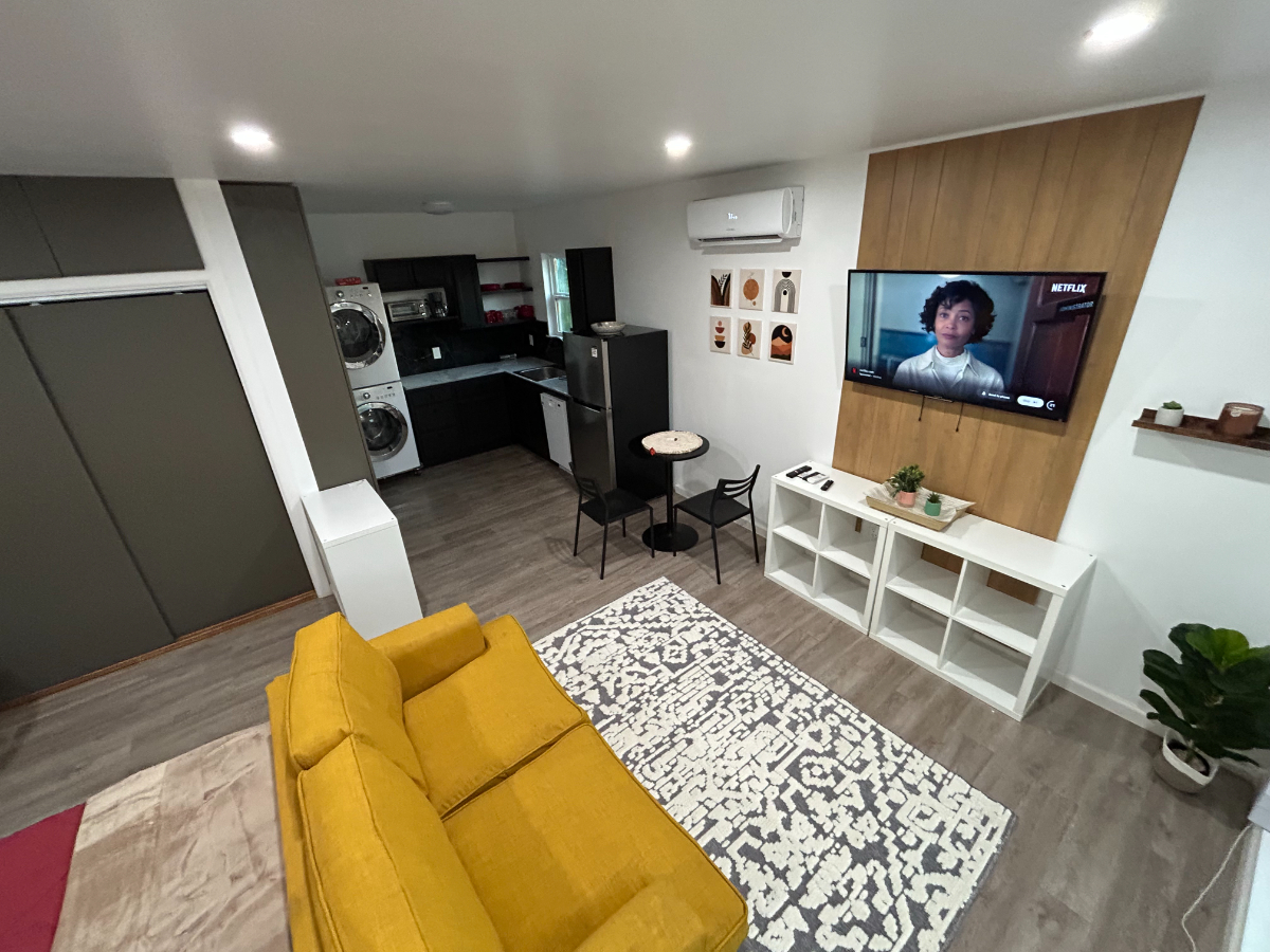 Fully Furnished Mid-Term Rental, Quiet, Comfortable & Move-In Ready - Photo 3