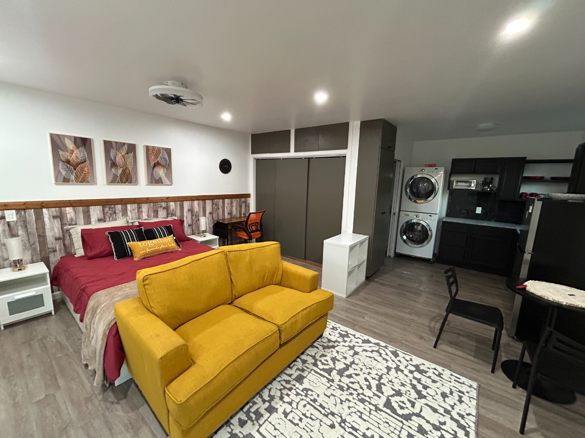 Fully Furnished Mid-Term Rental, Quiet, Comfortable & Move-In Ready - Photo 5