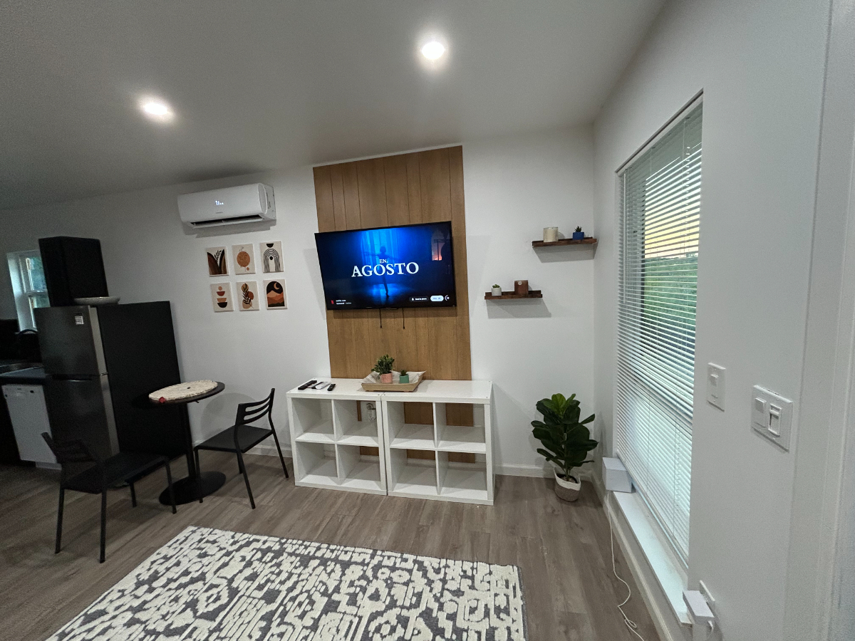 Fully Furnished Mid-Term Rental, Quiet, Comfortable & Move-In Ready - Photo 8
