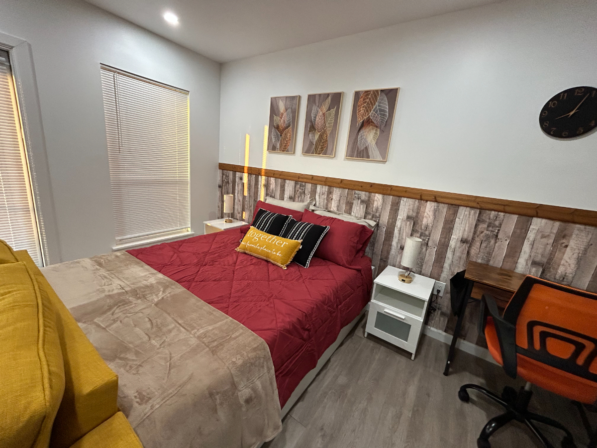 Fully Furnished Mid-Term Rental, Quiet, Comfortable & Move-In Ready - Photo 9