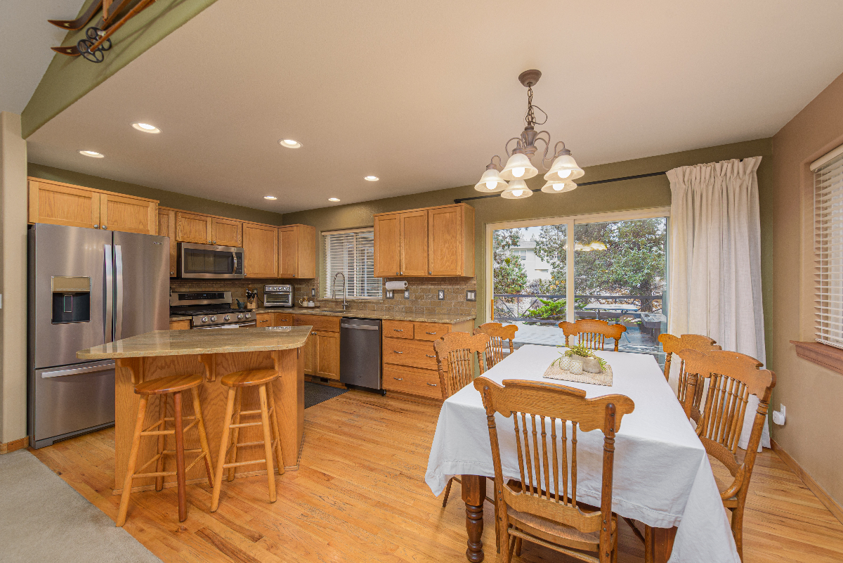 NW Bend Home, 2 Bedrooms and Home Office, near COCC walking trails. - Photo 5