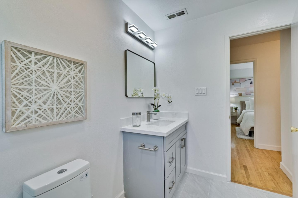Master Bedroom (1 Bed 1 Private Bath) - Photo 4