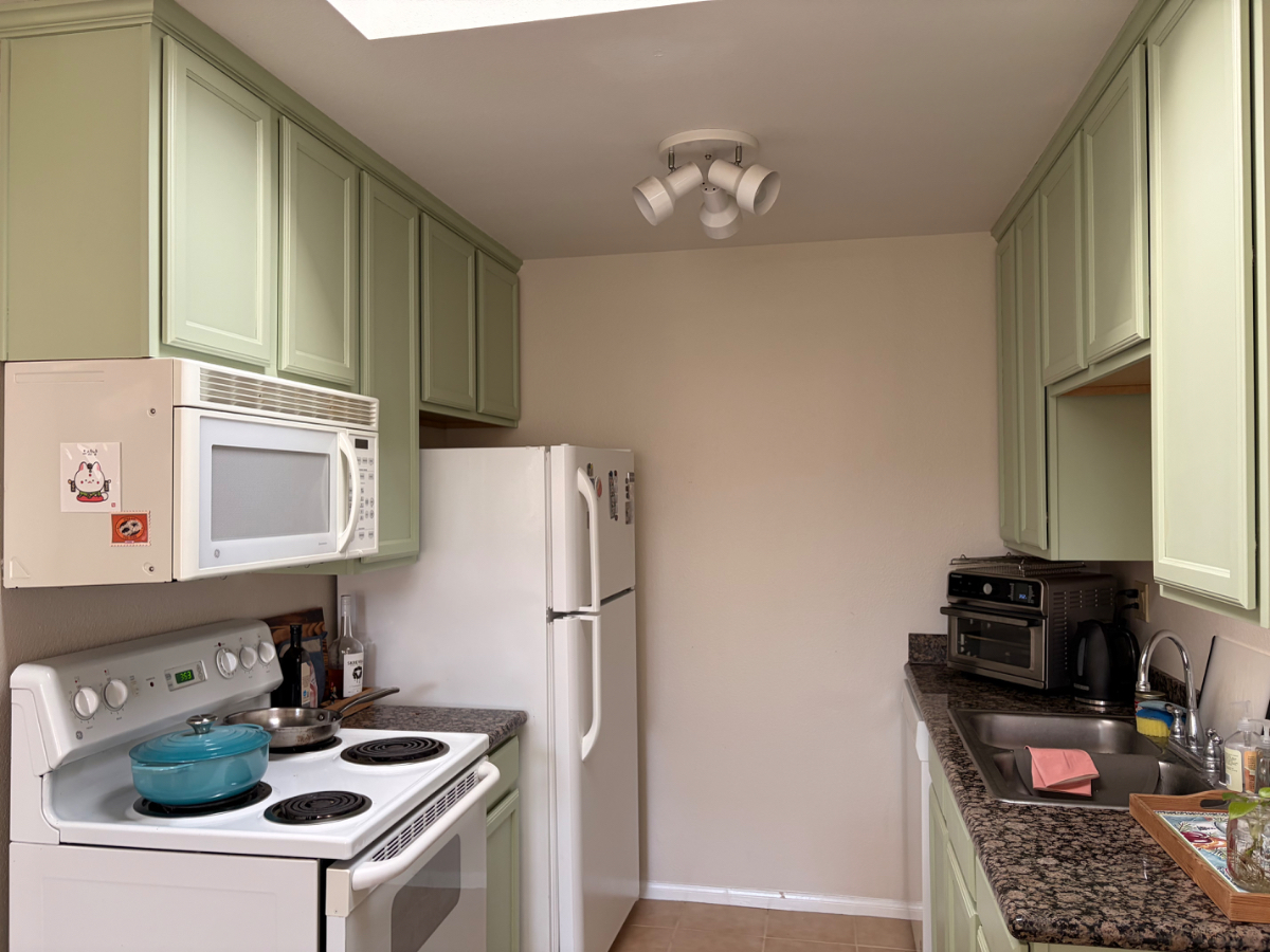 Cozy Condo in Clairemont - Photo 2