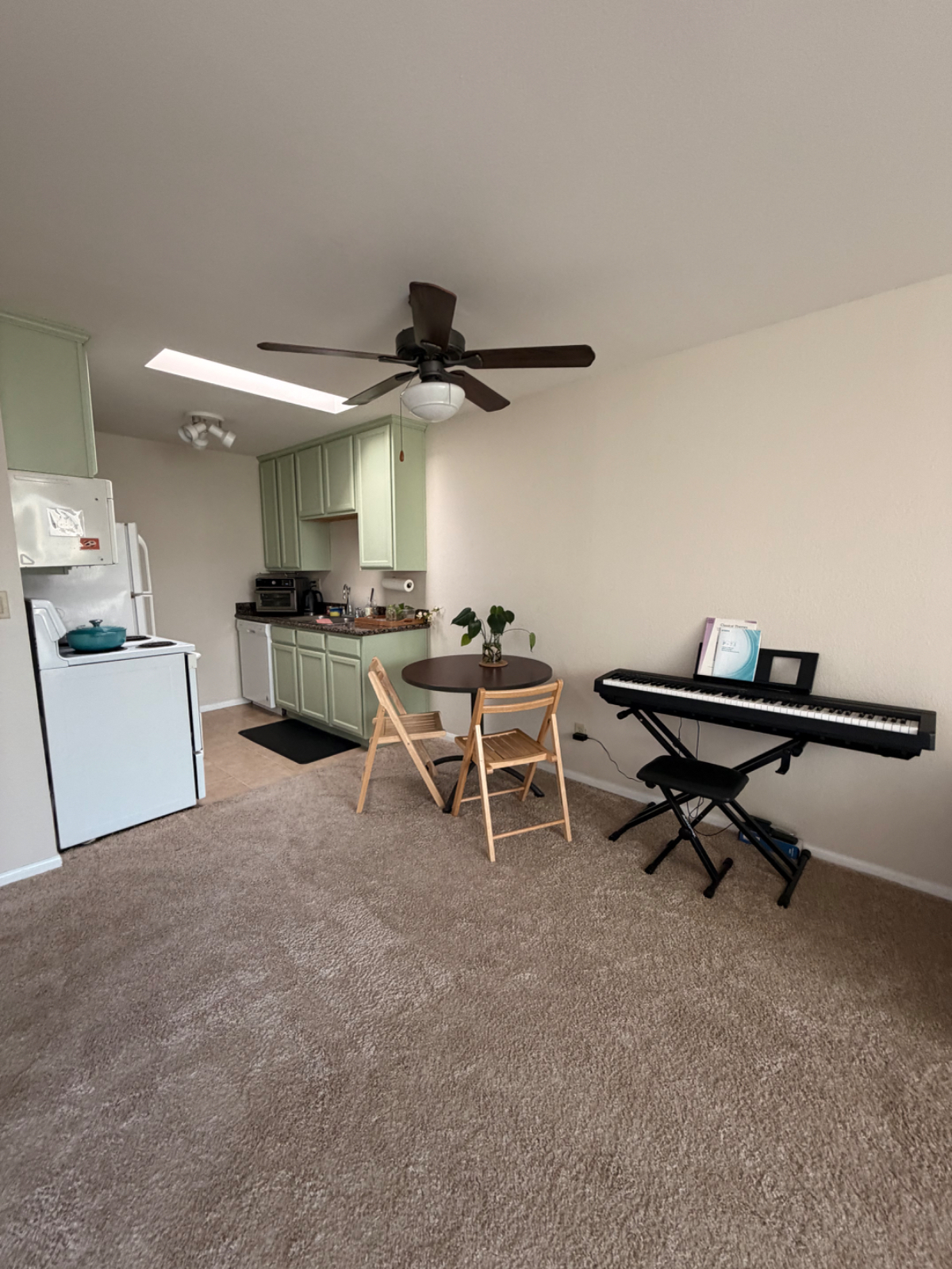 Cozy Condo in Clairemont - Photo 4