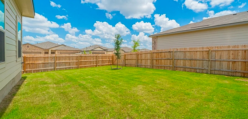 Housing Veteran-Owned Luxury Private Master Suite Near Hospitals, Fort Sam and Randolph AFB - Photo 3