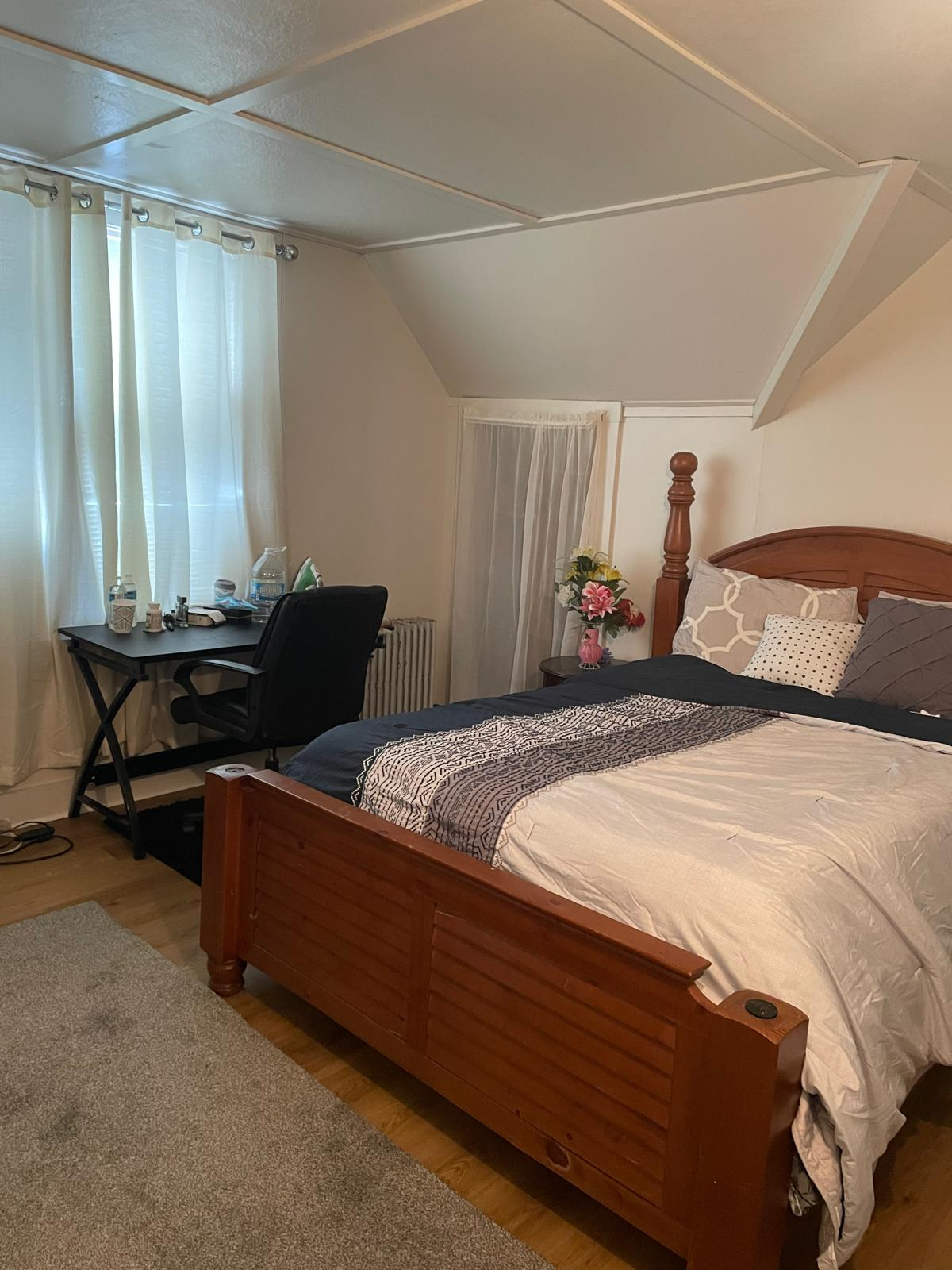 Cozy furnished room - Photo 1