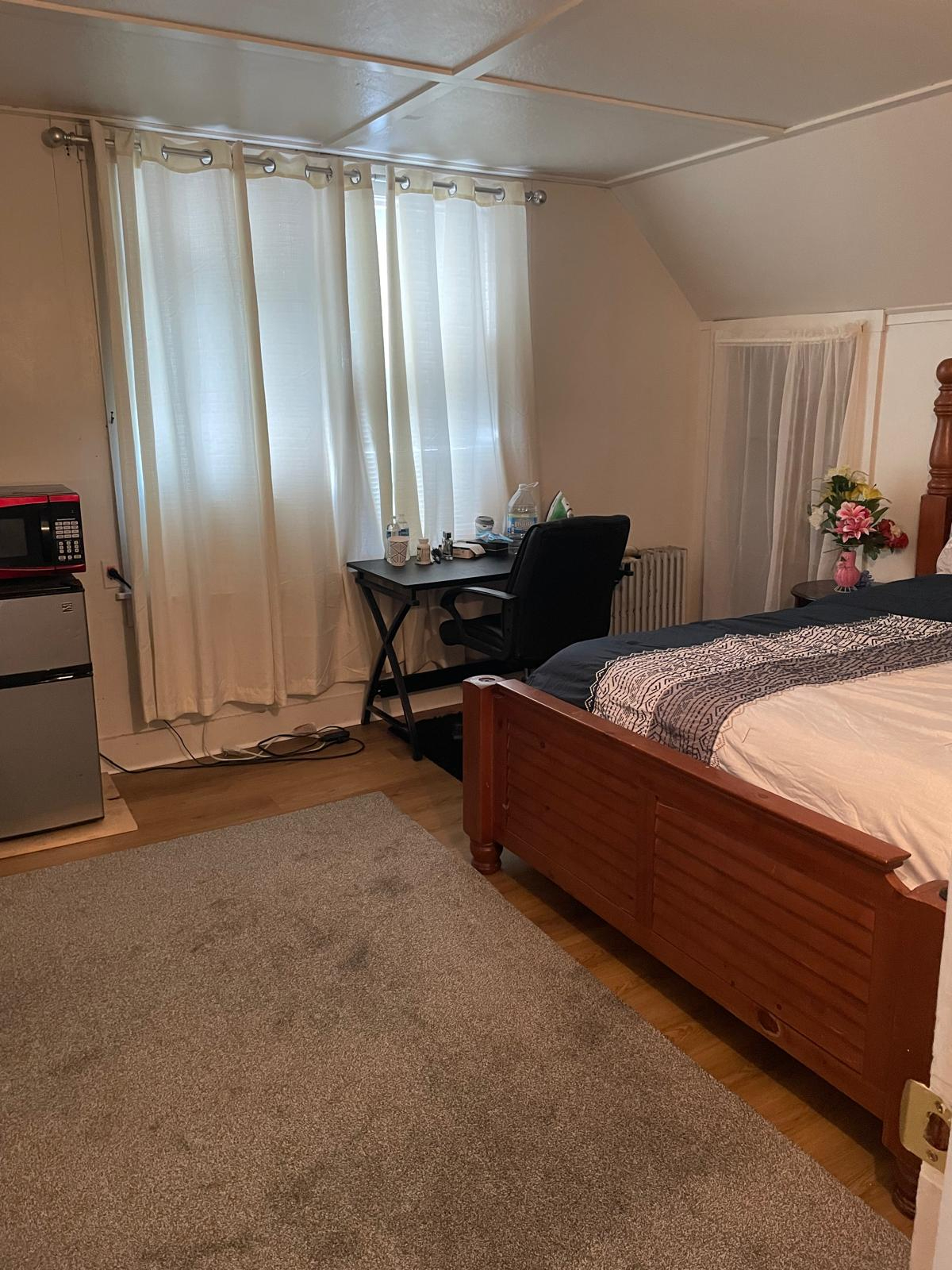 Cozy furnished room - Photo 2