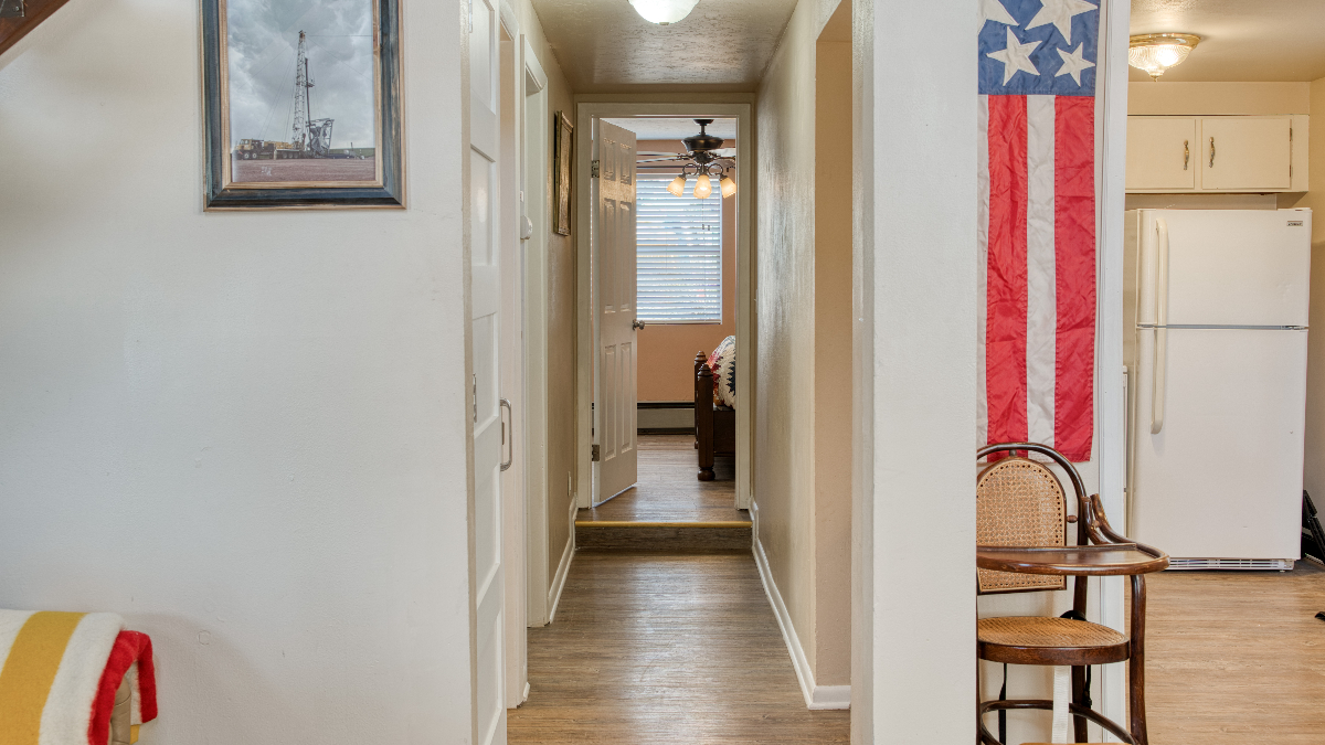 Downtown Home Near Hospital - Photo 6