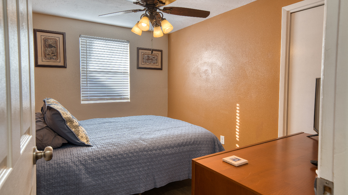 Downtown Home Near Hospital - Photo 7
