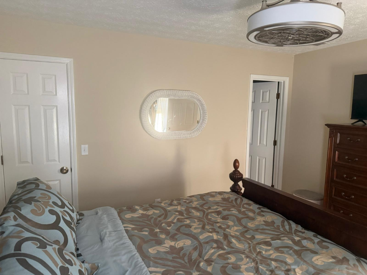 Charming Private Rooms in Spacious Shared Home with Pool and Ample Parking -- All Included Room 1 - Photo 3