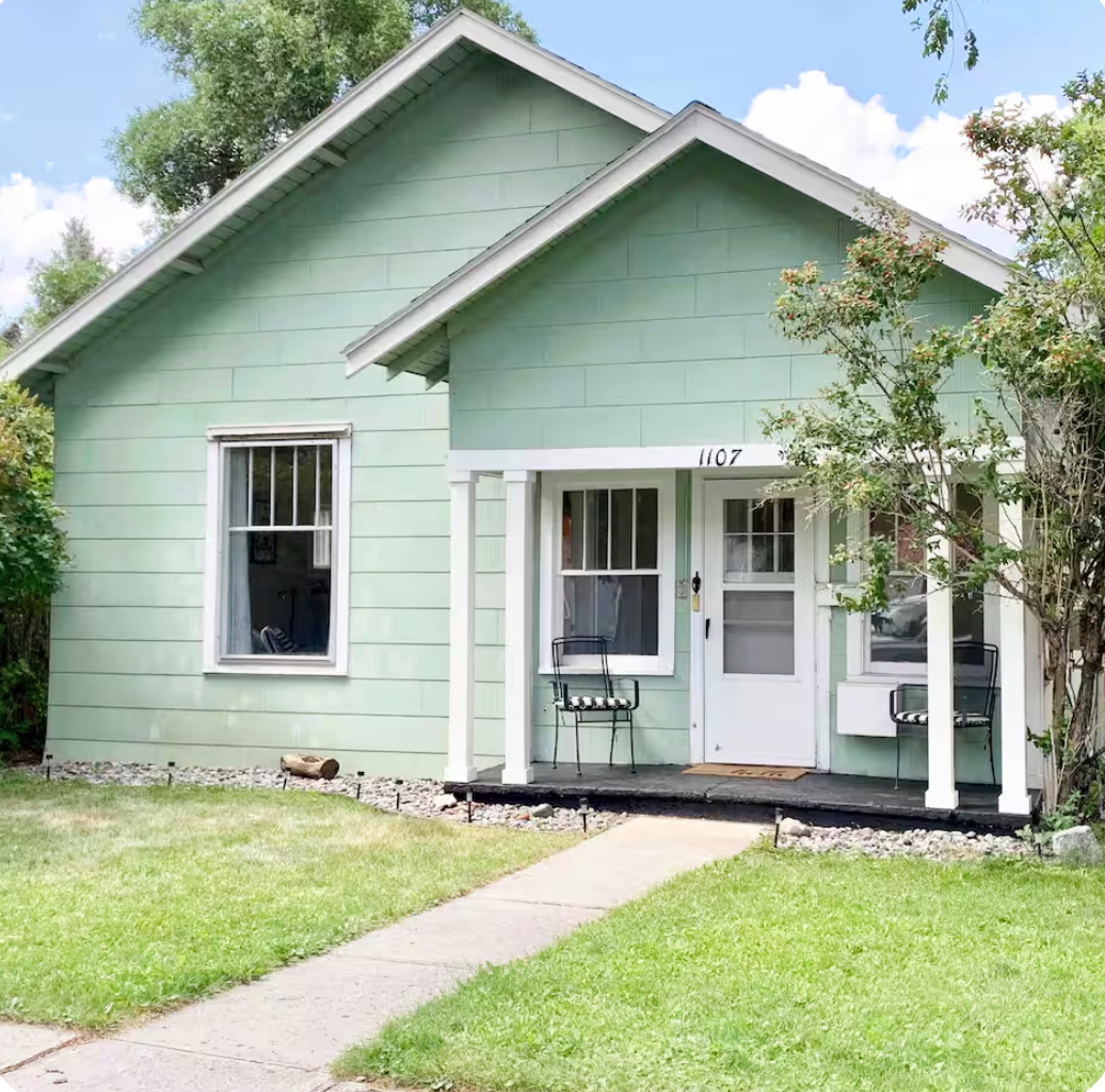 Charming Home- Downtown Cody - Quiet Neighborhood- Great Location - Photo 10