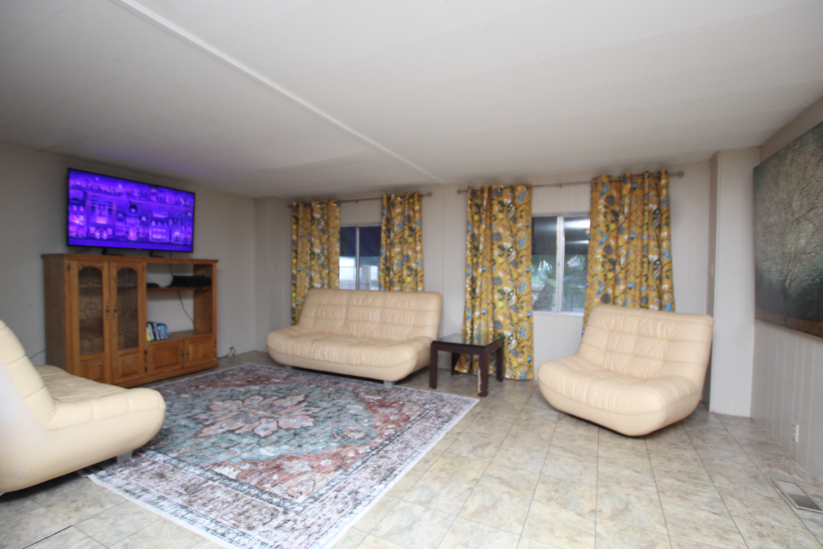 Rugged Country Bungalow - Photo 5