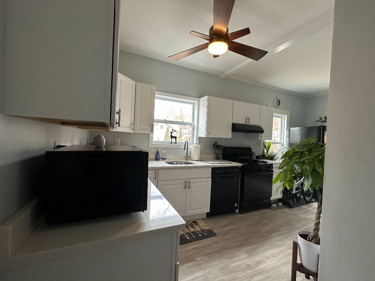 1 Bedroom Apartment in Lovely Lake House - Photo 11
