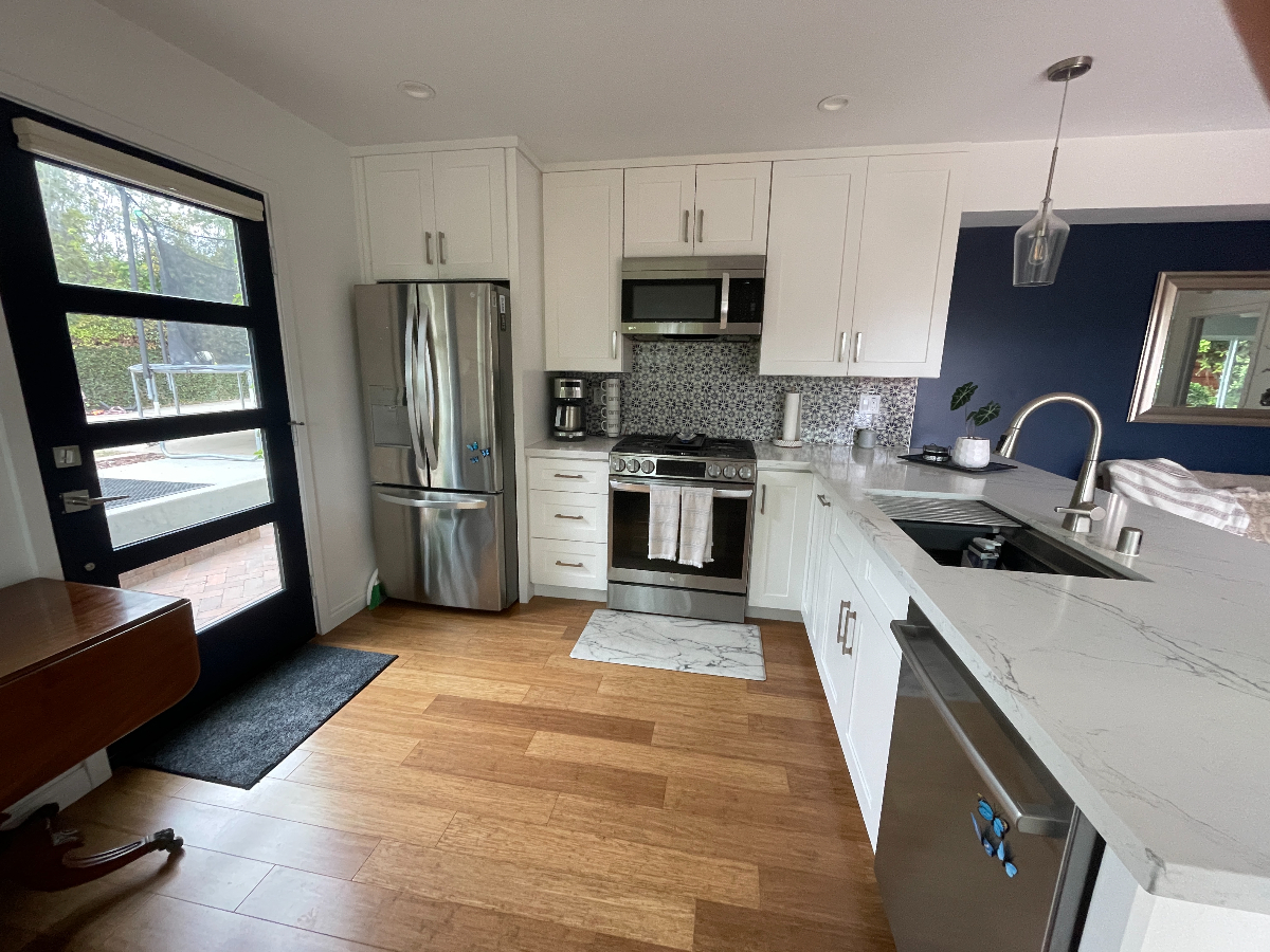Gorgeous 1 bedroom unit with outdoor firepit - Photo 4