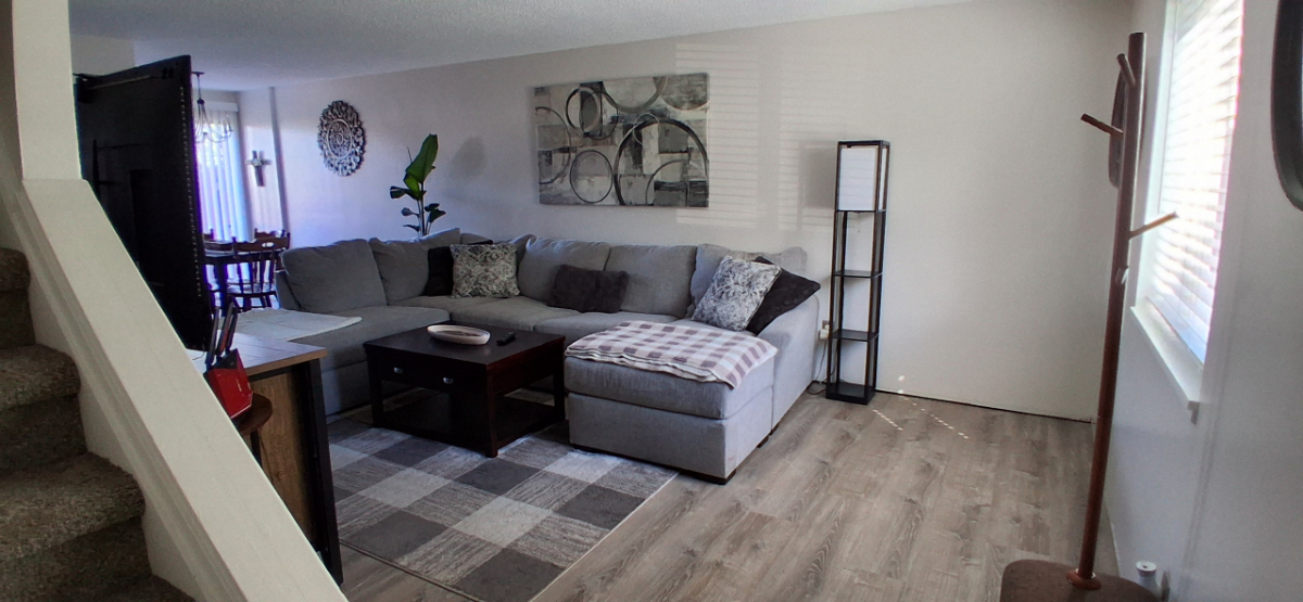2 Bedroom 1 Bathroom Cozy Condo With Garage - Photo 2