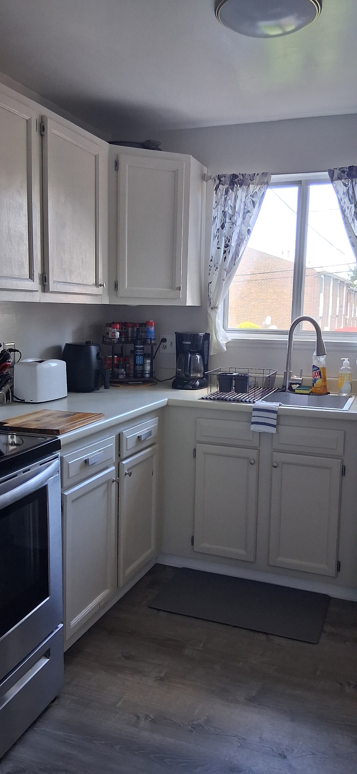 2 Bedroom 1 Bathroom Cozy Condo With Garage - Photo 4
