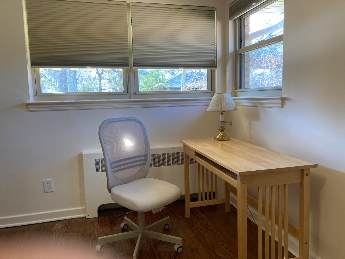 Private Bath and Bedroom in beautiful single story home. One tenant shares house with homeowner. - Photo 4