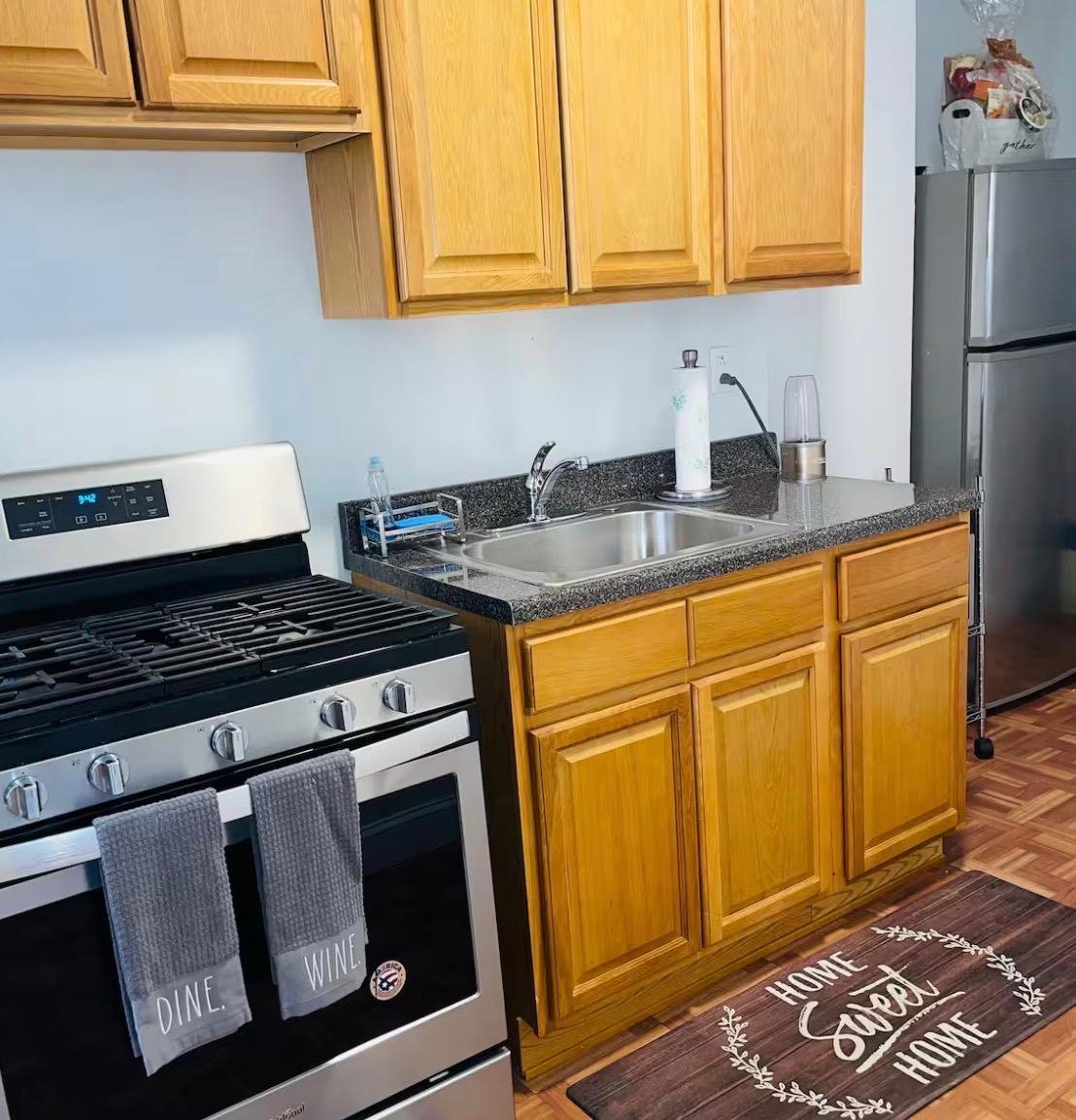 Comfortable Manhattan Apartment With Workspace And Easy Subway Access - Photo 5