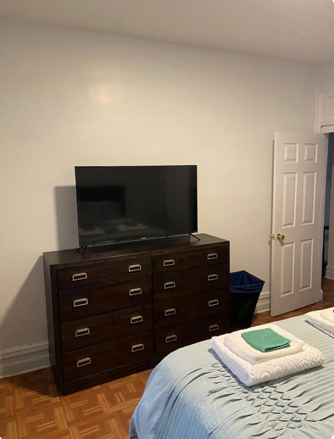 Comfortable Manhattan Apartment With Workspace And Easy Subway Access - Photo 8