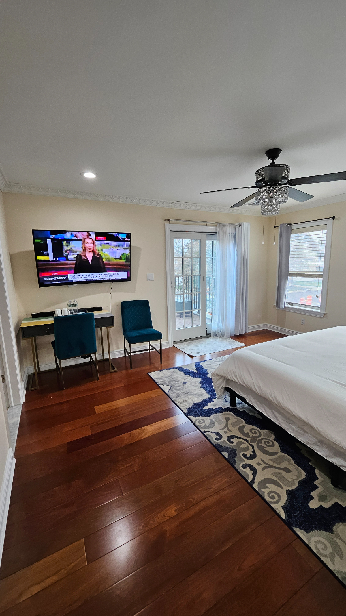 Private Room w/ Ensuite Bath in Luxury Bayside Home - Photo 5