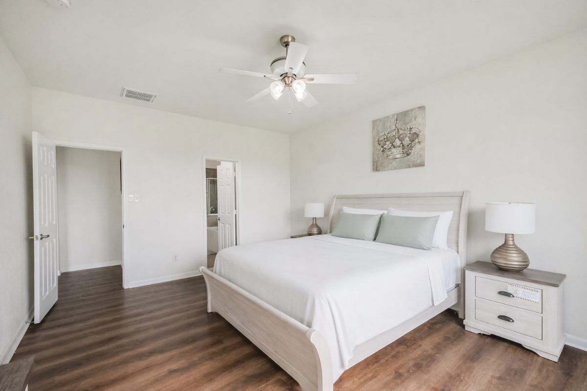 Houston Retreat- Furnished Stay by BetaHandsTravel - Photo 2
