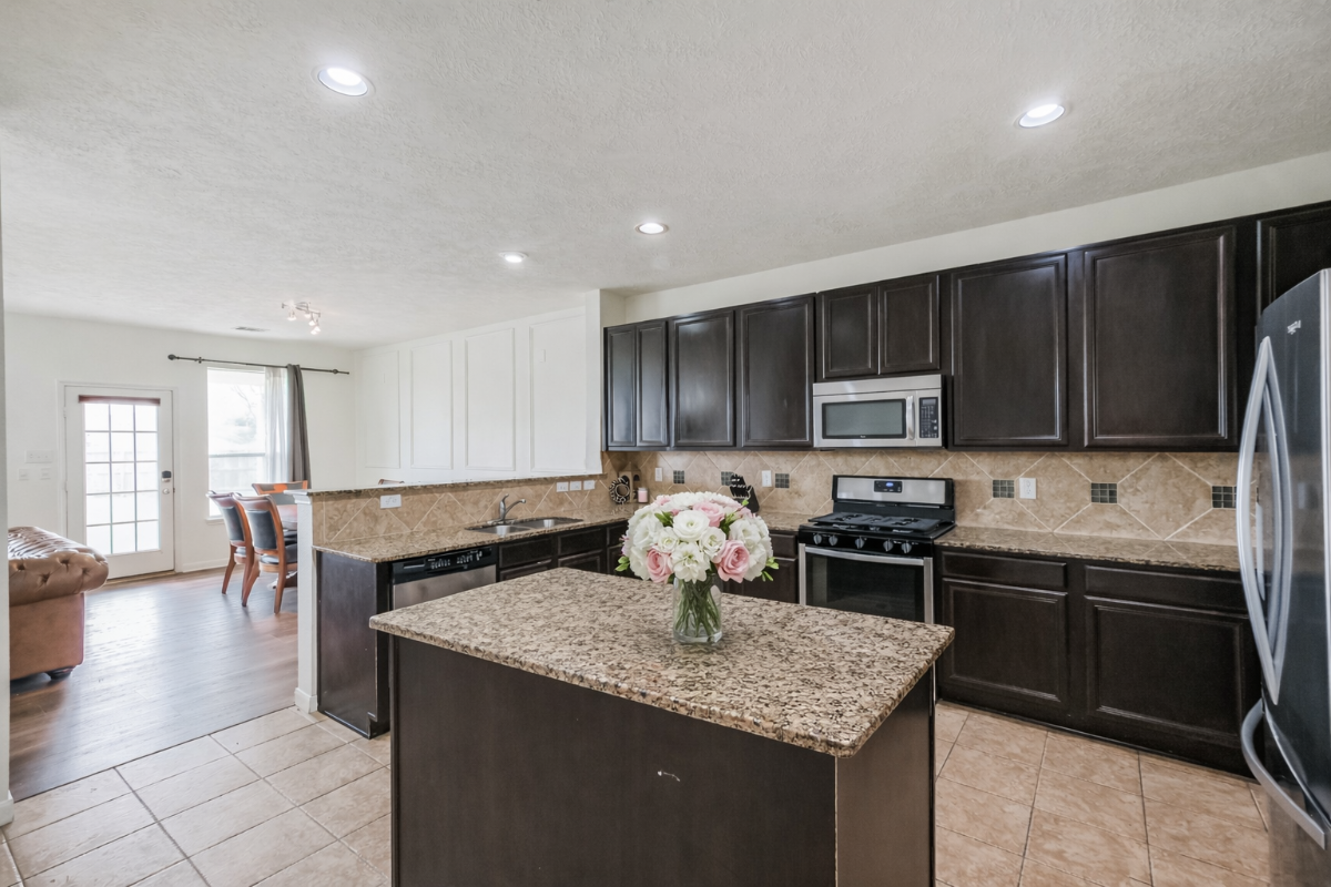 Houston Retreat- Furnished Stay by BetaHandsTravel - Photo 5
