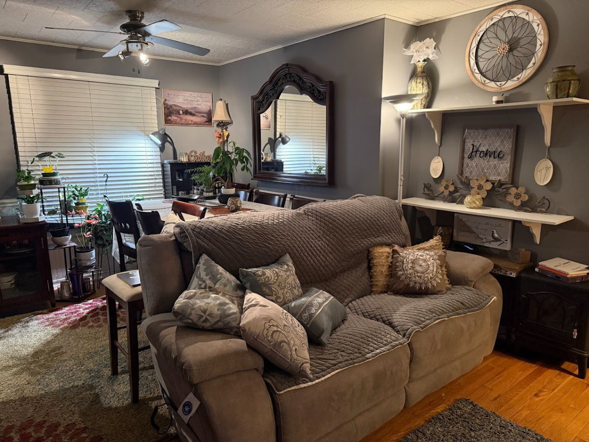 Fully Furnished One Bedroom Home With Utilities Included And Private Yard - Photo 7
