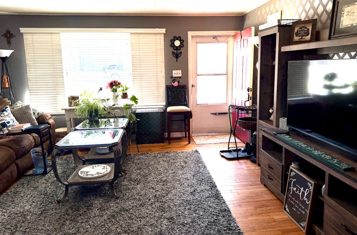 Fully Furnished One Bedroom Home With Utilities Included And Private Yard - Photo 6