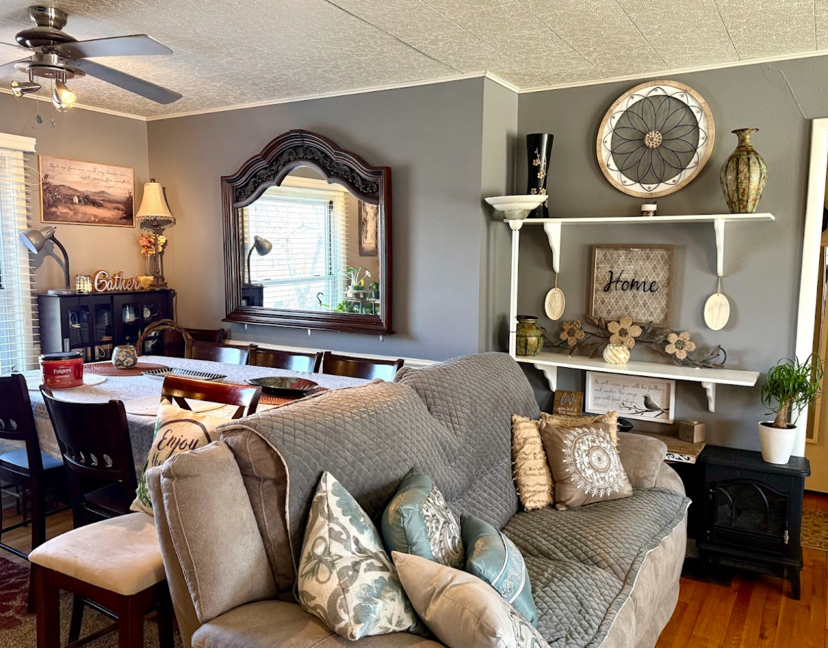 Fully Furnished One Bedroom Home With Utilities Included And Private Yard - Photo 4