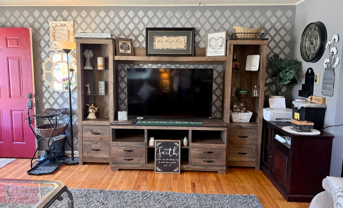 Fully Furnished One Bedroom Home With Utilities Included And Private Yard - Photo 8