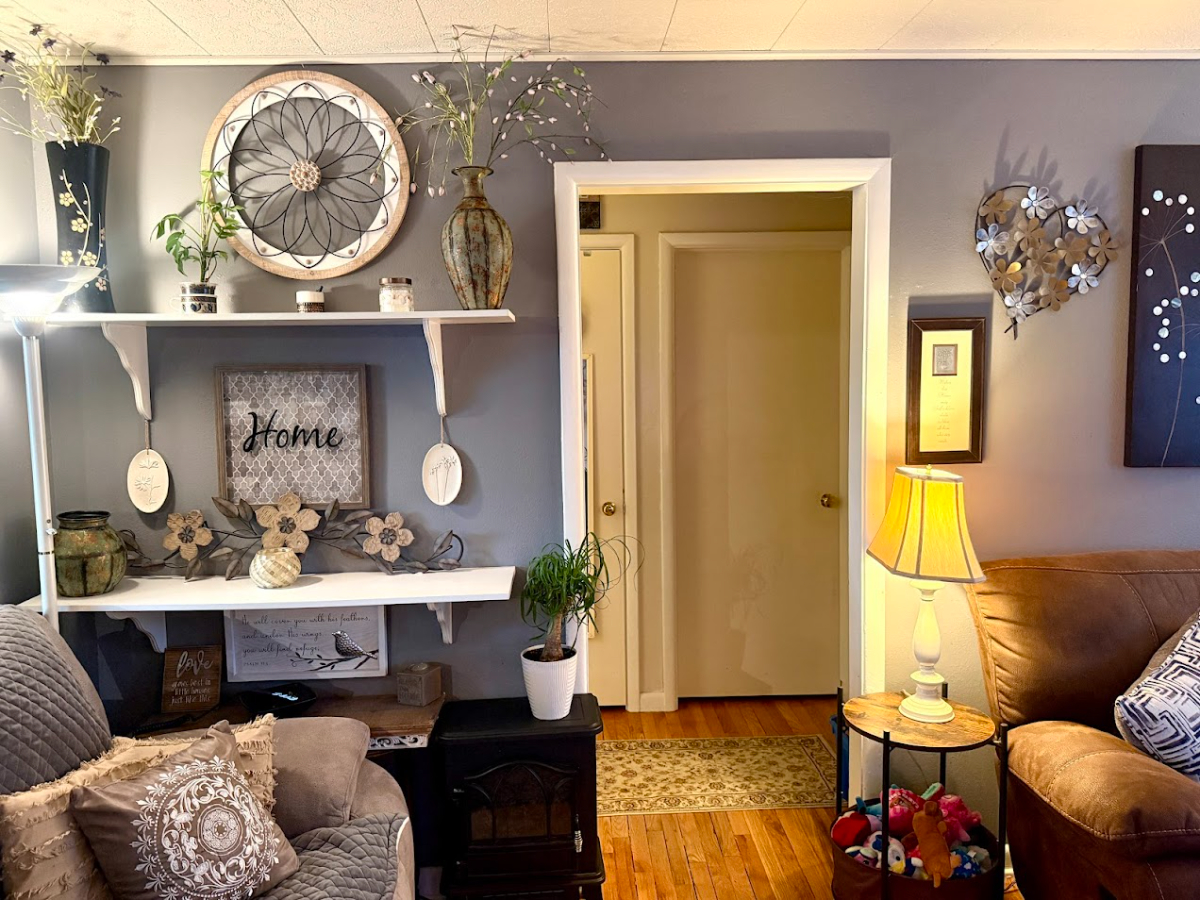 Fully Furnished One Bedroom Home With Utilities Included And Private Yard - Photo 11