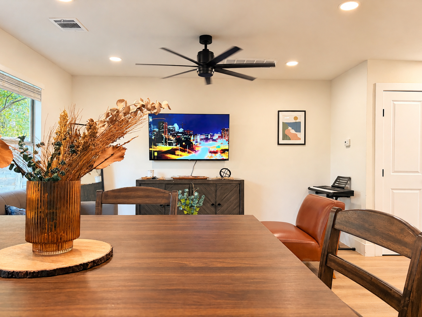 Charming Urban Home with pet friendly backyard - Photo 12