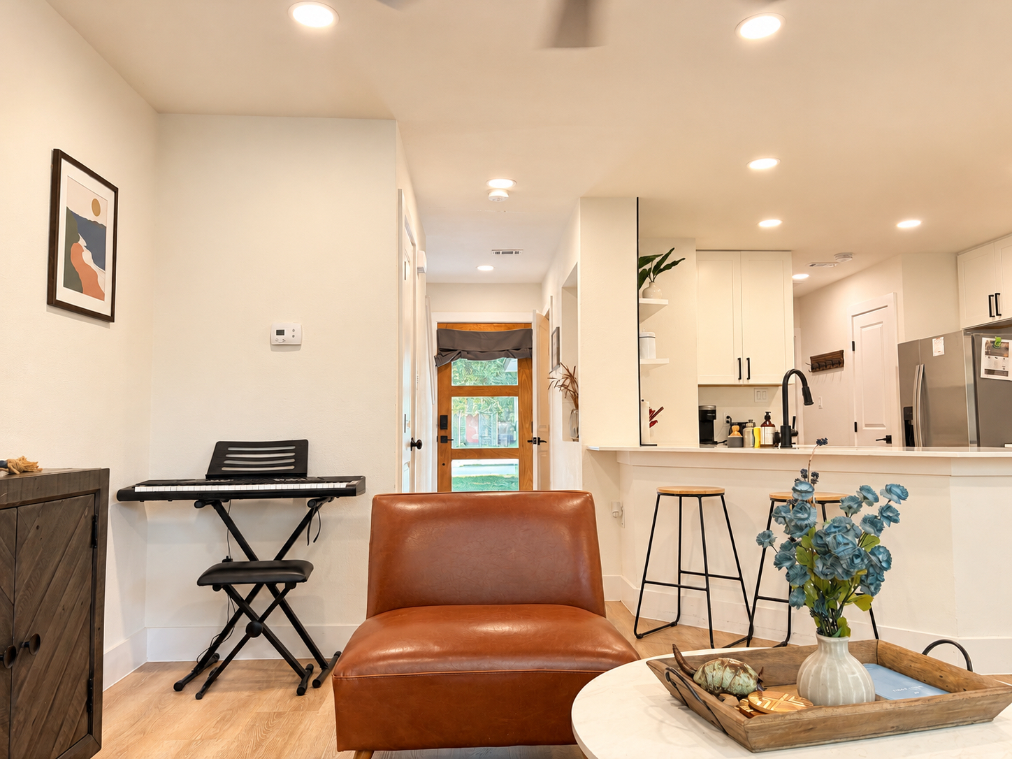 Charming Urban Home with pet friendly backyard - Photo 11