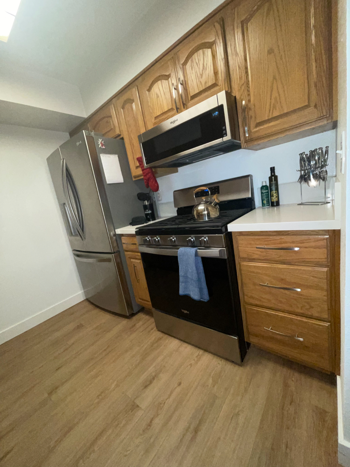 Quiet 1-Bed Condo Near DTLA - Hardwood Floors, 1 Parking Space, Furnished, Utilities Included - Photo 4