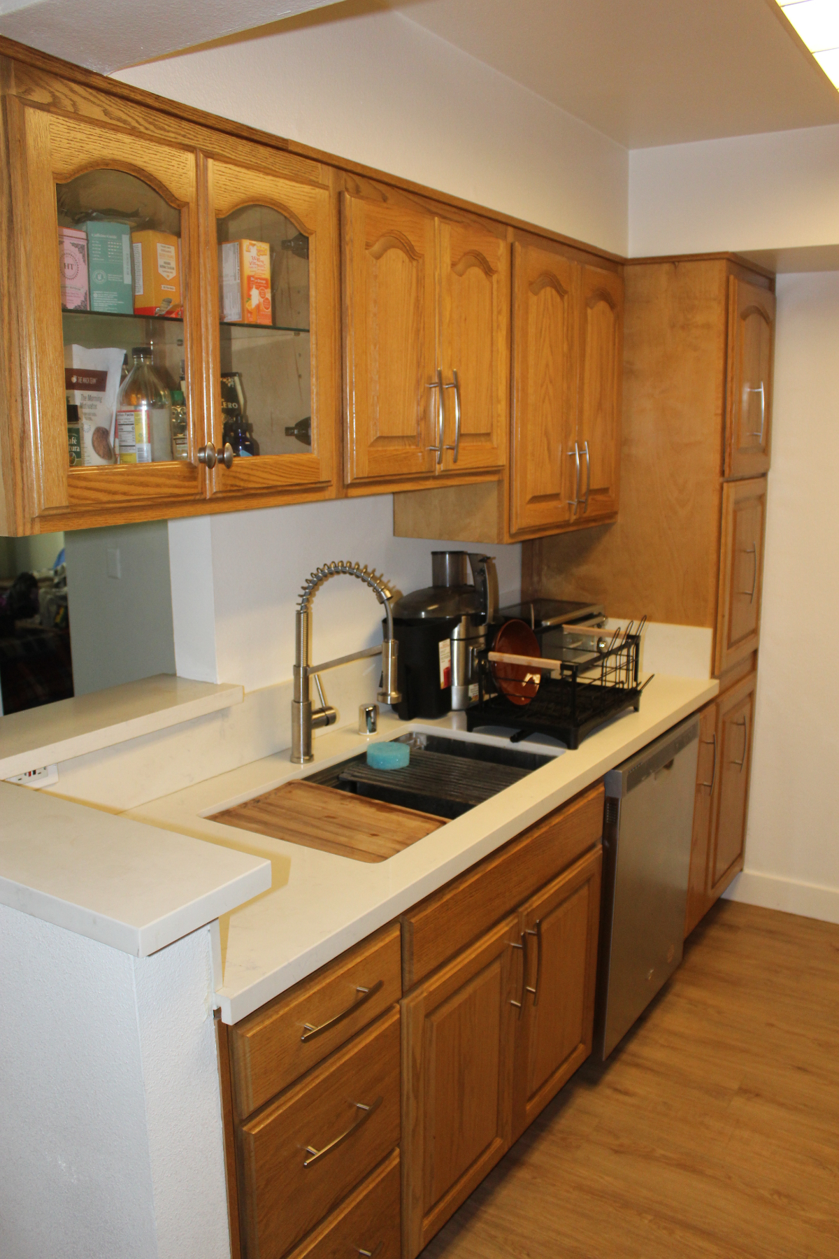 Quiet 1-Bed Condo Near DTLA - Hardwood Floors, 1 Parking Space, Furnished, Utilities Included - Photo 5