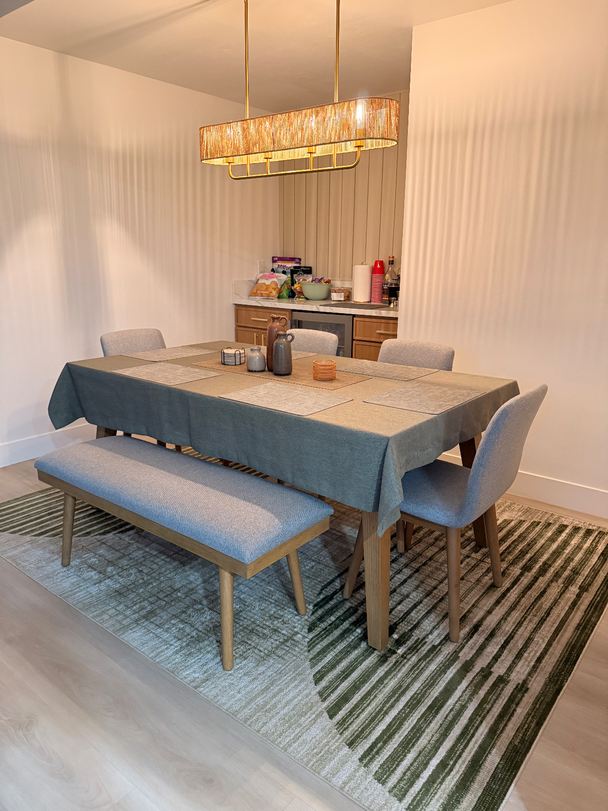 Furnished one bedroom with shared bath. Safe and quiet neighborhood with access to trolley - Photo 4