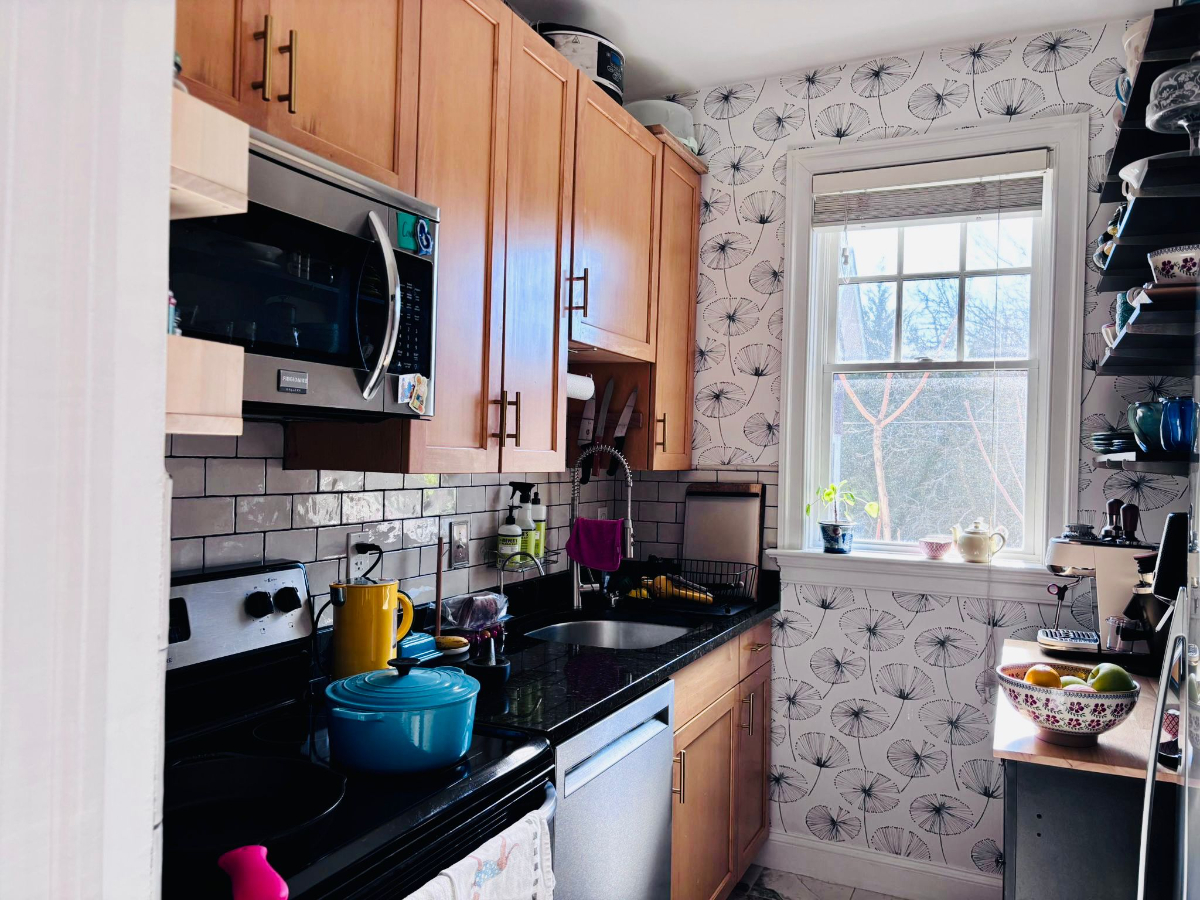 Lovely furnished 2-bed in best DC neighborhood - Photo 6