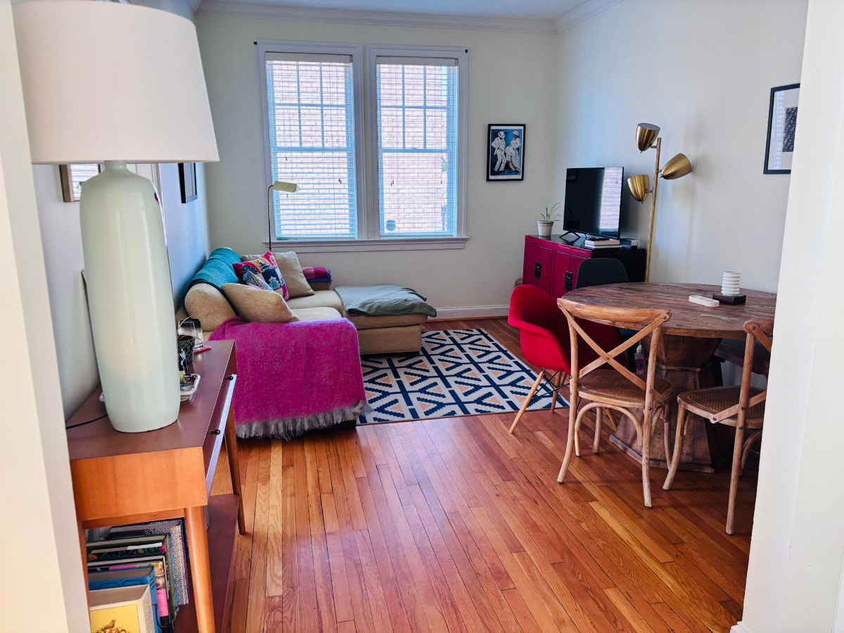 Lovely furnished 2-bed in best DC neighborhood - Photo 2