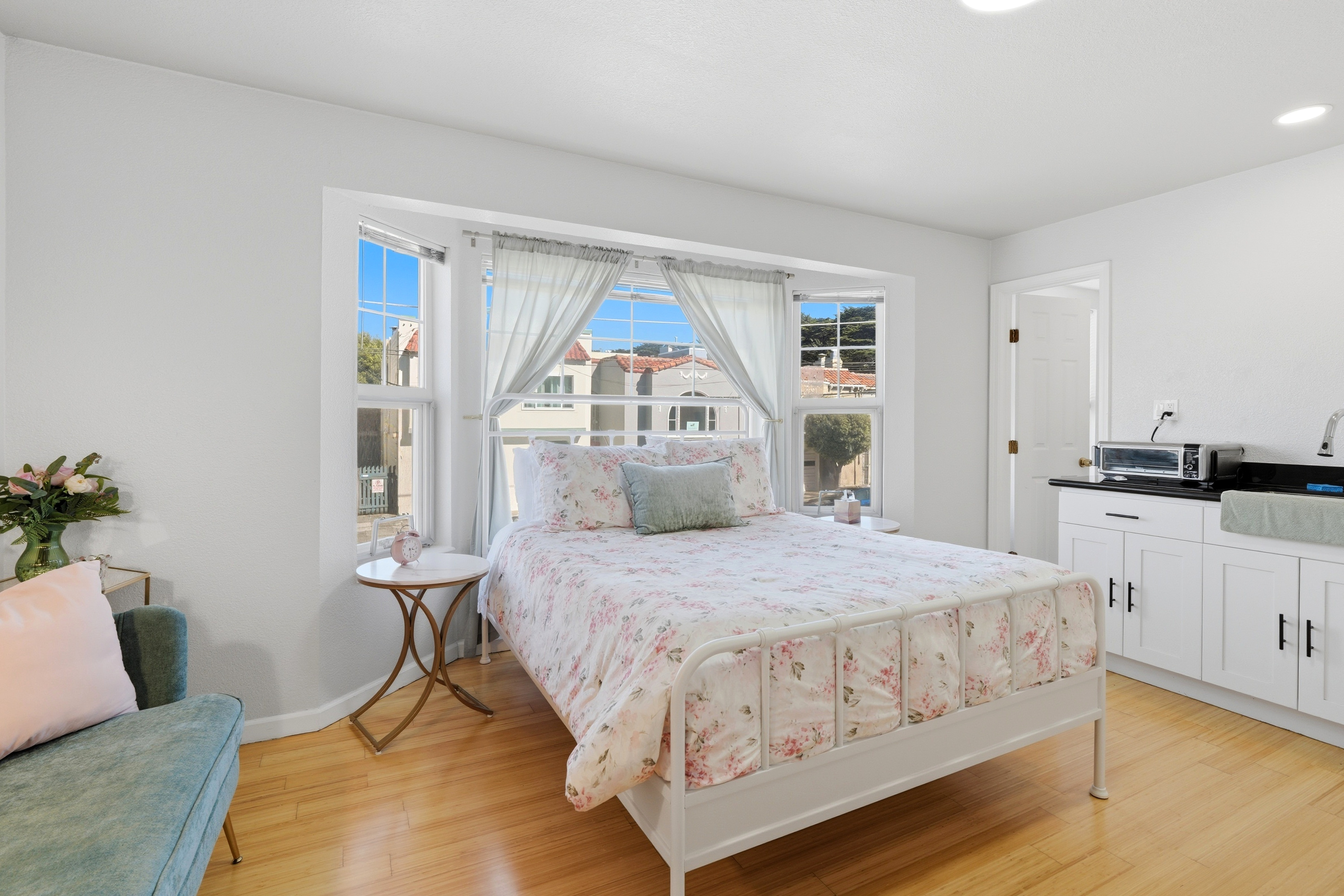 Studio Ocean Beach (unit 2B) - Photo 6