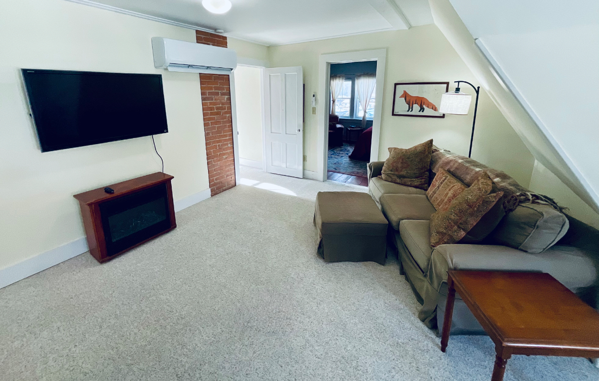 38 Spruce Street Private-Entry Furnished 2BR Monthly Rental in Manchester Center, VT - Photo 7