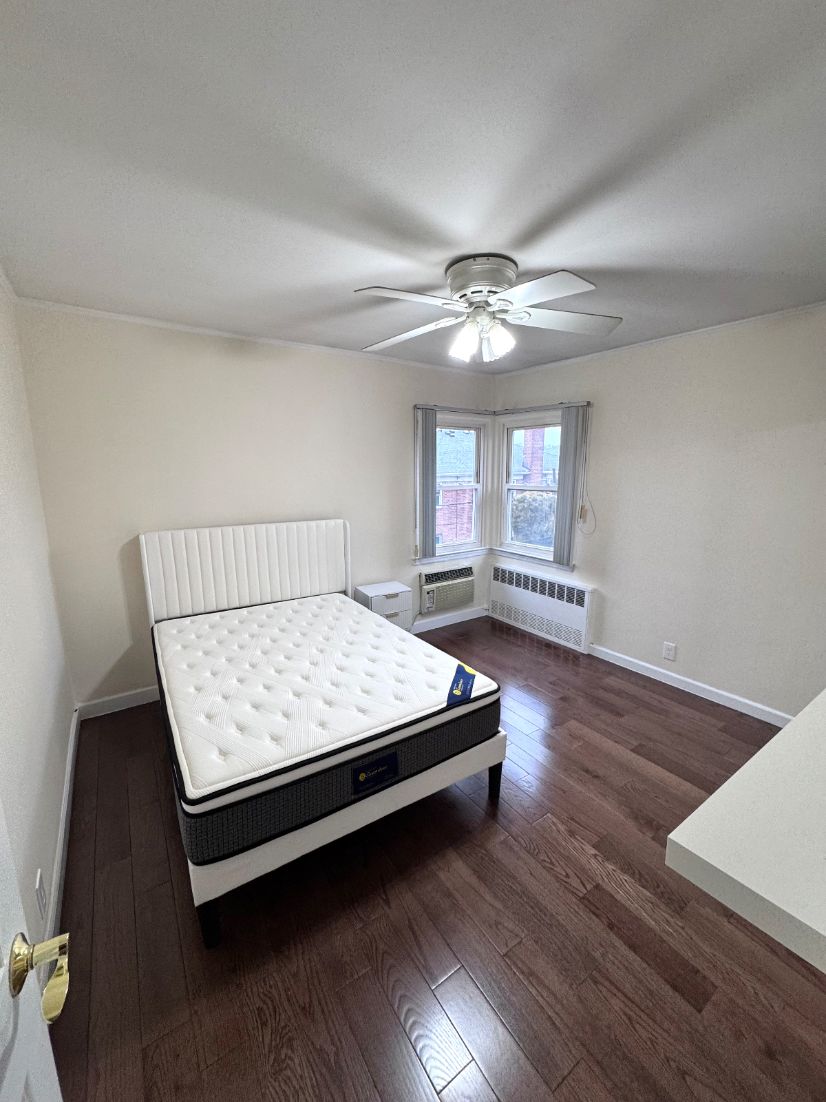 Fresh Meadows - Beautiful and Sunny  3bd 2bath all new furnishings - Photo 12