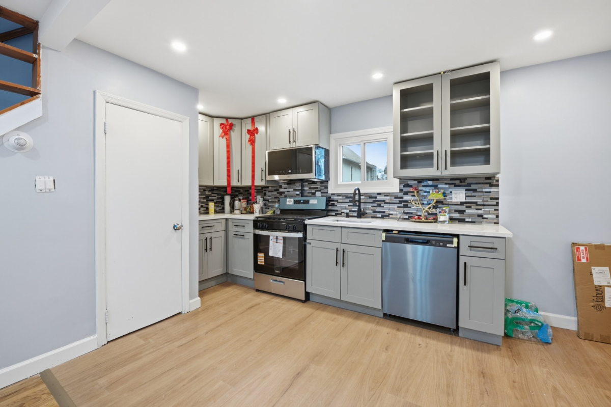 Modern 2 bedroom duplex - Photo 5