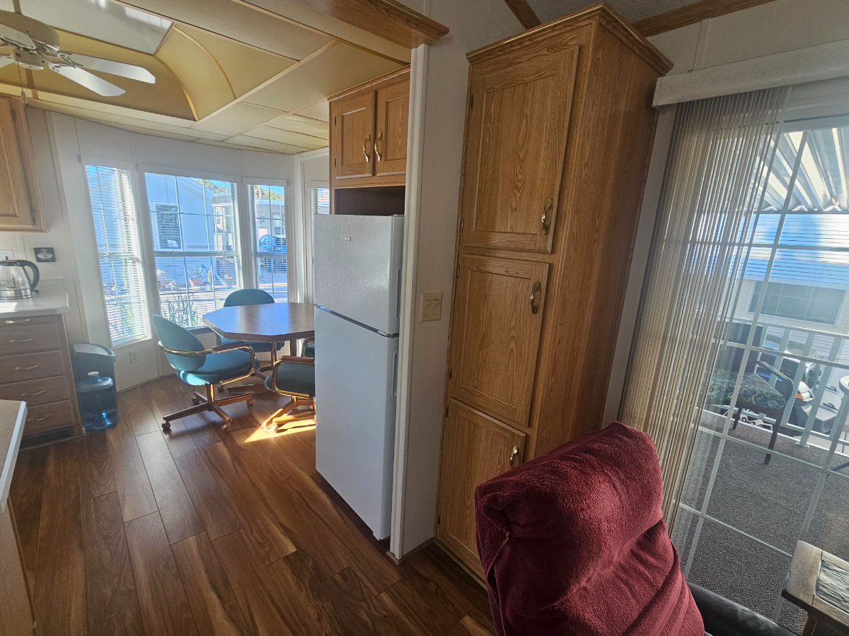 Fully Furnished 1 Bedroom - Photo 4