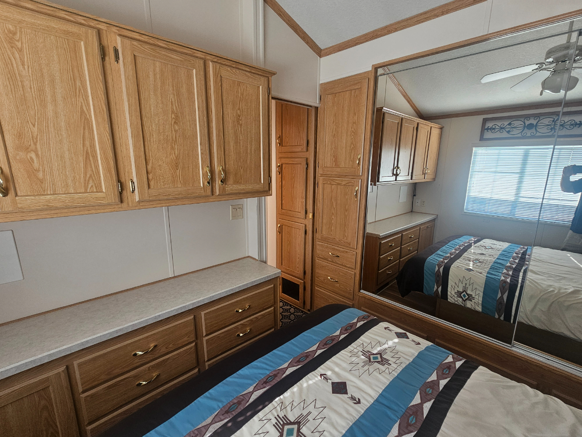 Fully Furnished 1 Bedroom - Photo 8