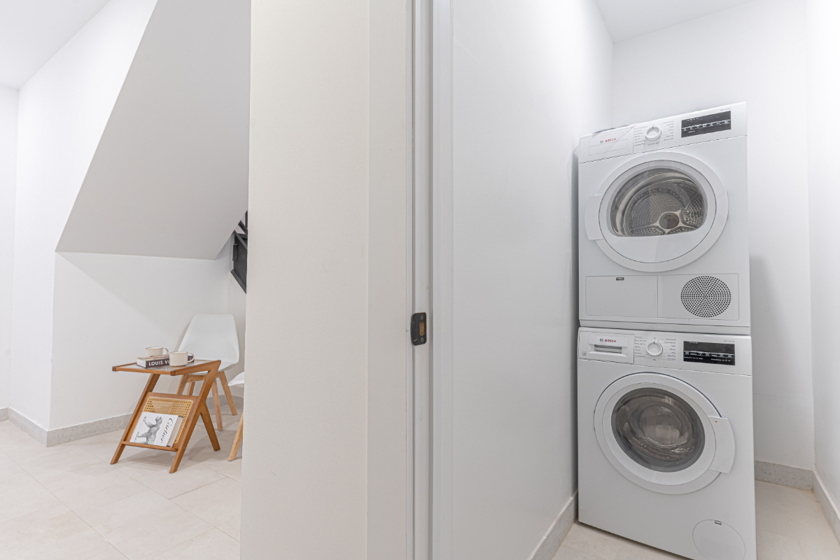 Modern Duplex Escape - Photo 4
