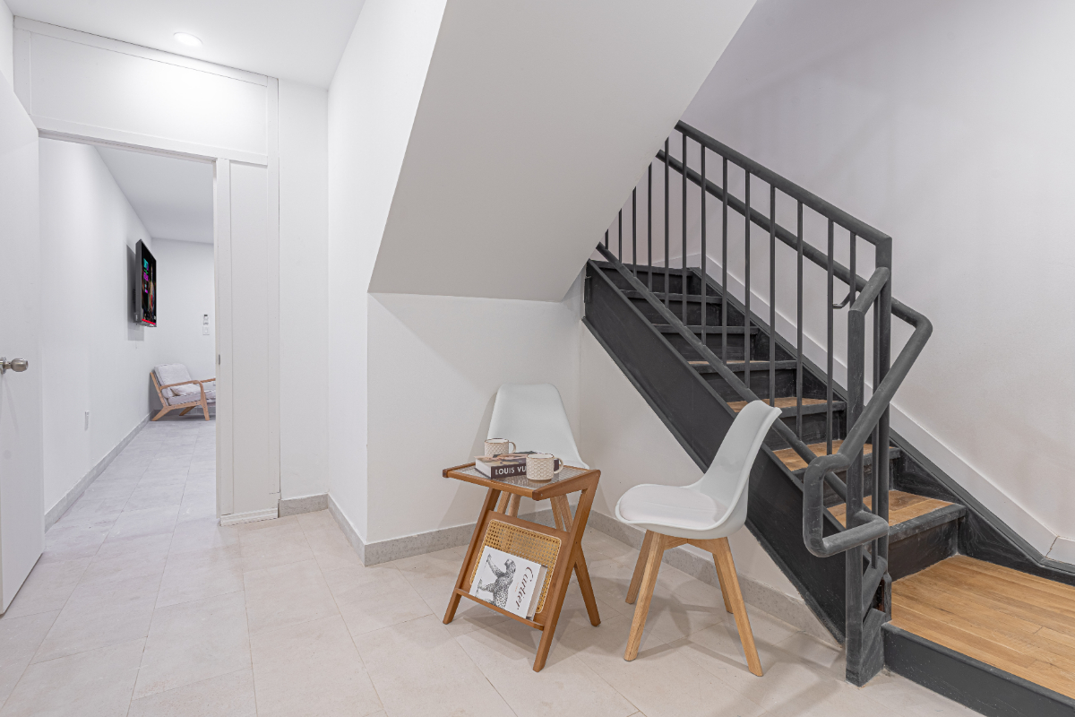Modern Duplex Escape - Photo 9