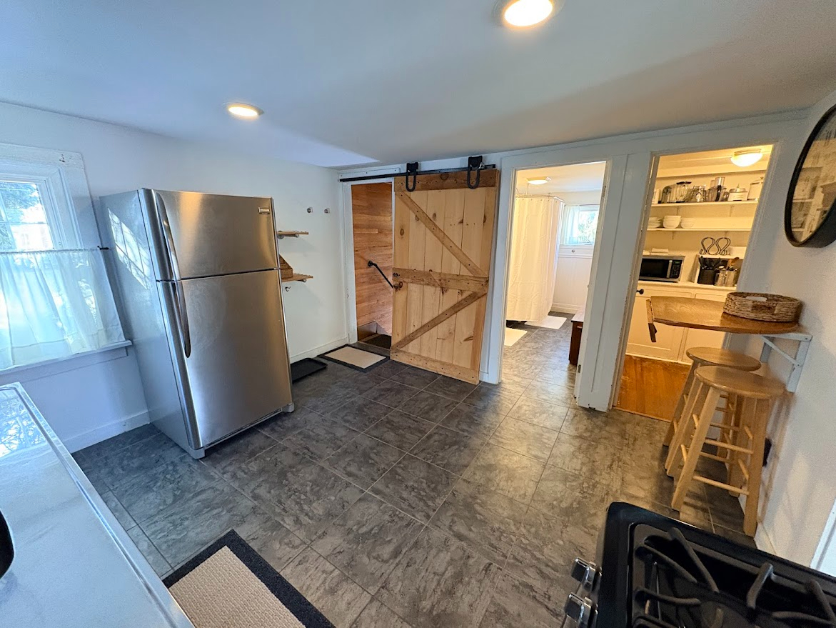 Cheerful 1BR near downtown, Saratoga Hospital, & Saratoga Race Course - Photo 10