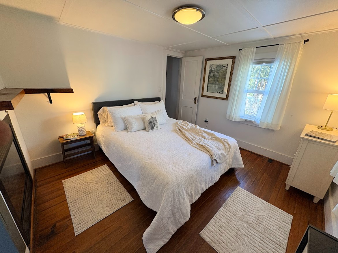 Cheerful 1BR near downtown, Saratoga Hospital, & Saratoga Race Course - Photo 6