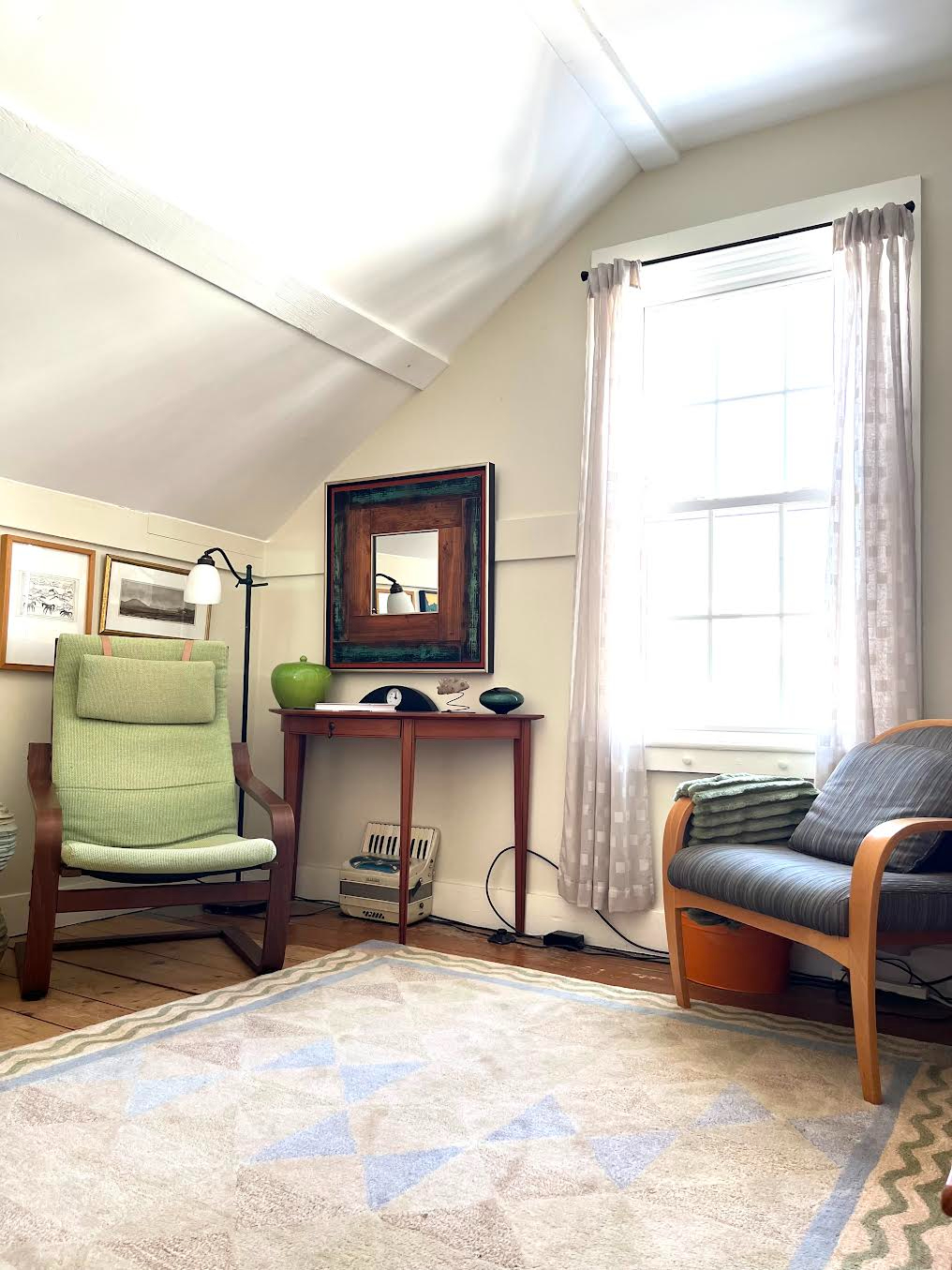 Downtown Vergennes, Vt., Light and Art-Filled Cozy Apartment - Photo 8