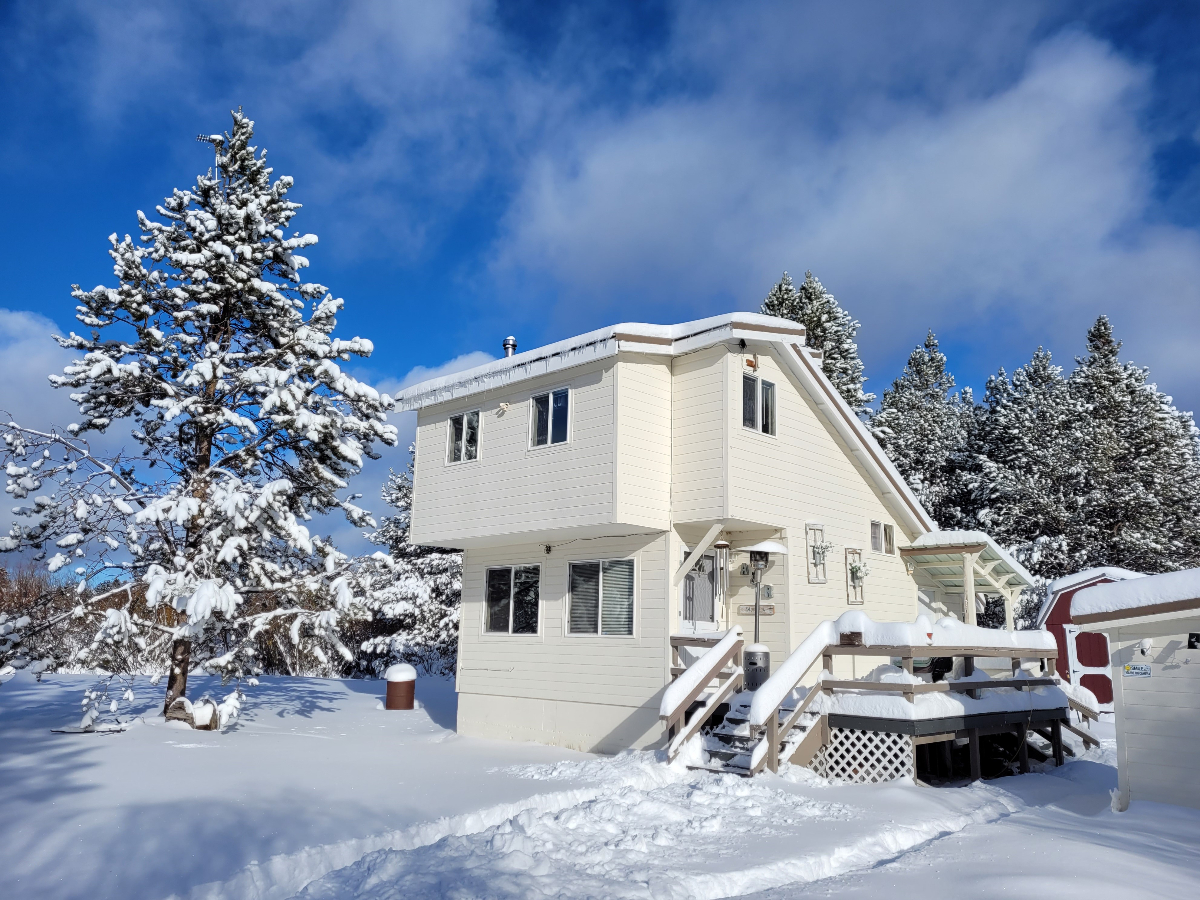 Little House on the River - Photo 3
